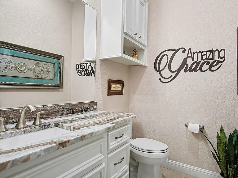 15569 Crown Oaks Dr — Photo 43