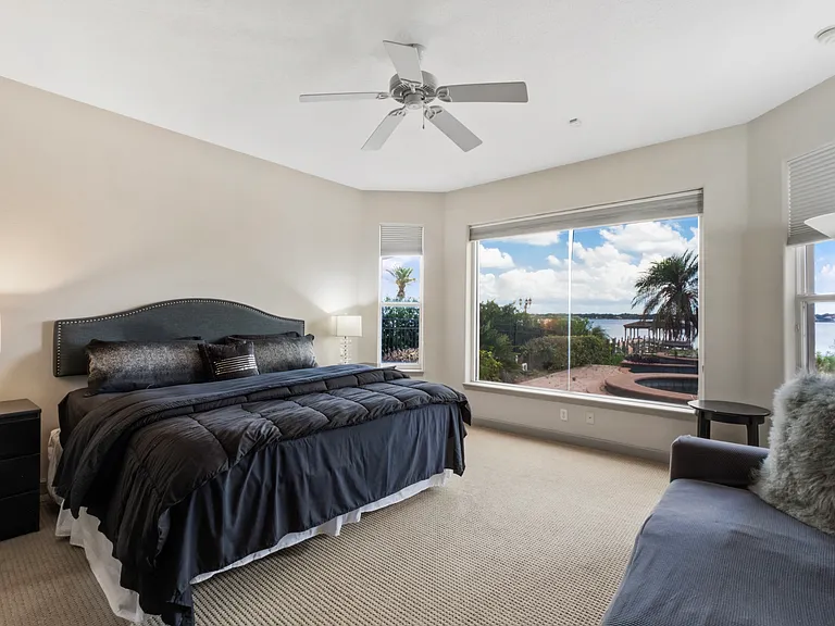 7926 Versilia Dr — Photo 36