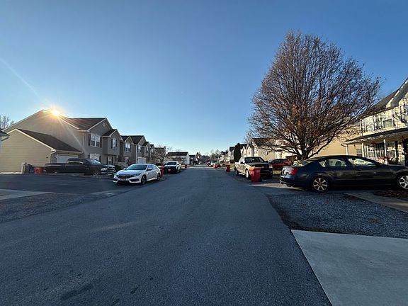 Exterior Neighborhood (street photo)