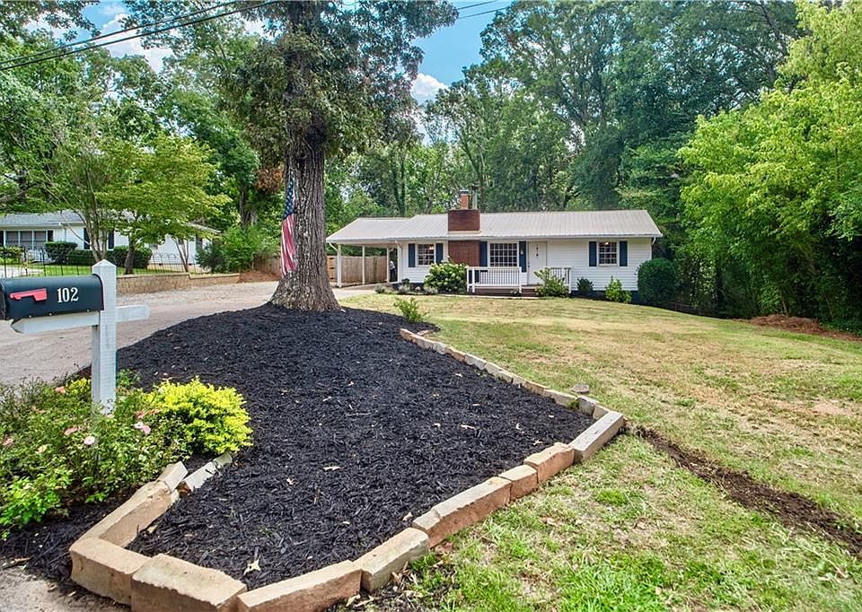 1st image of 102 Wildwood Cir