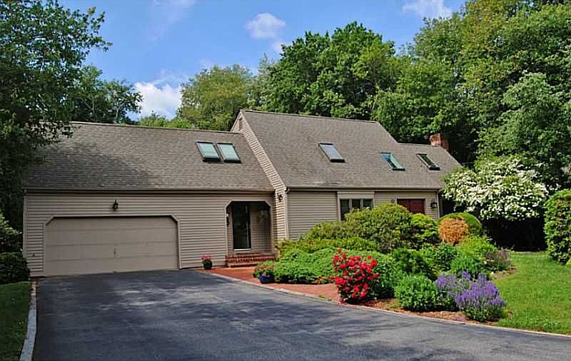 2nd image of 10 Tall Pines Dr