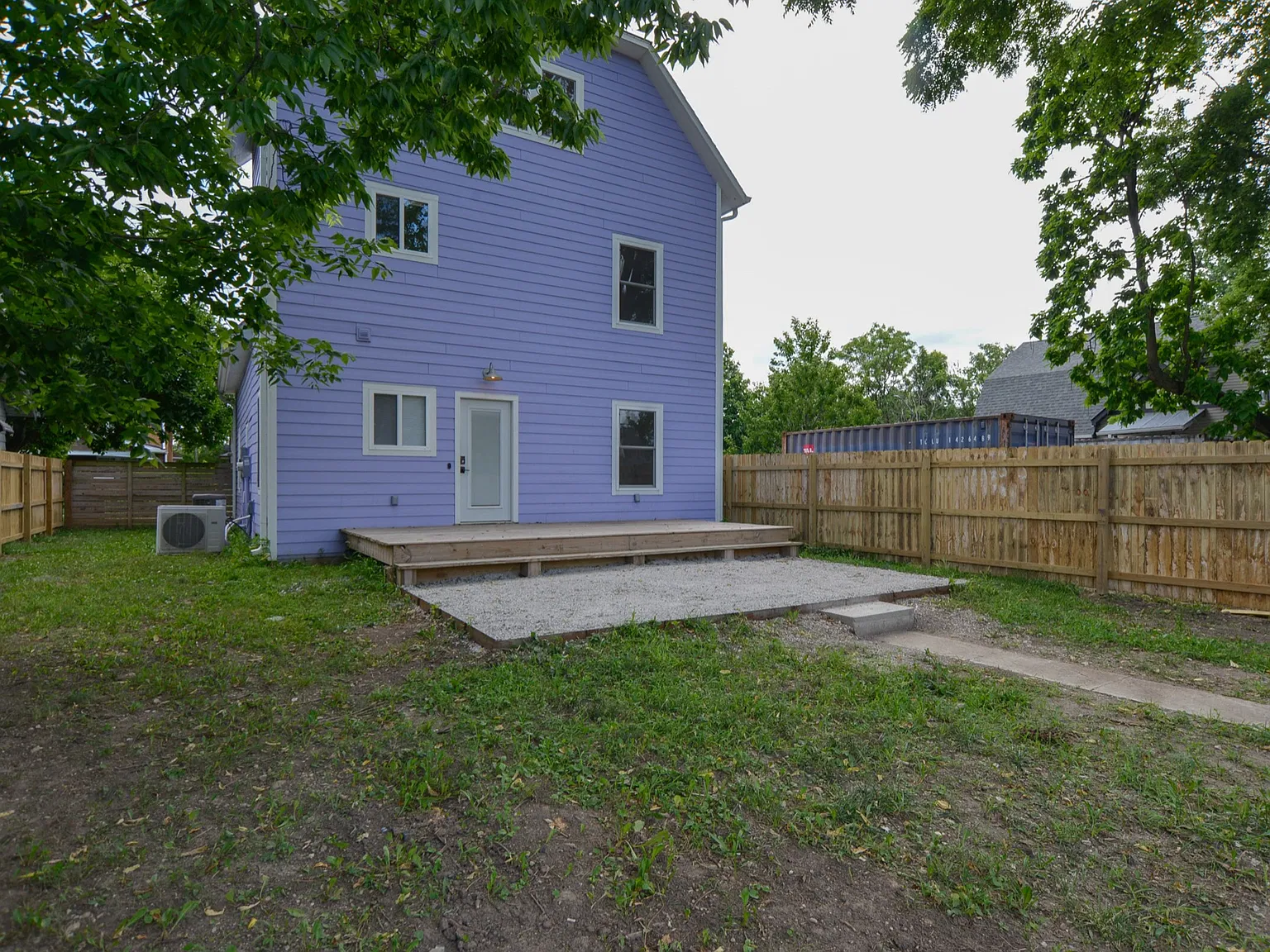 5 bed, 3000 sqft, $2,600 — Photo 4