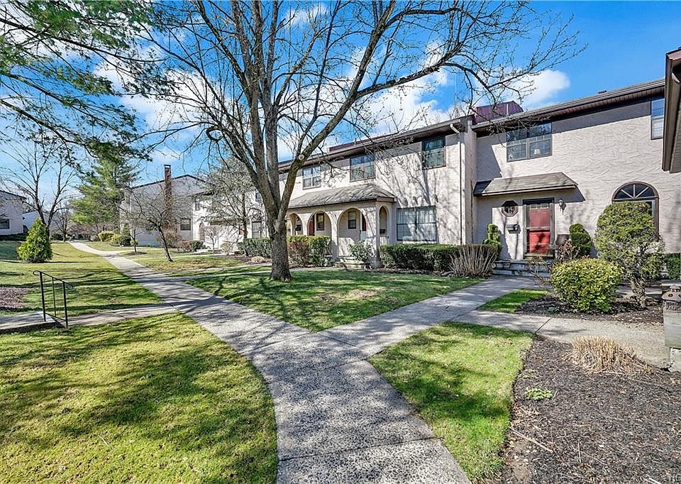1st image of 140 Somerset Dr