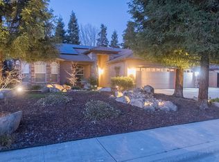 1002 E Arlen Ave, Visalia, CA 93292