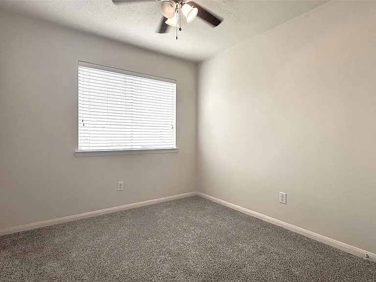 4243 Daisy Meadow Dr — Photo 15