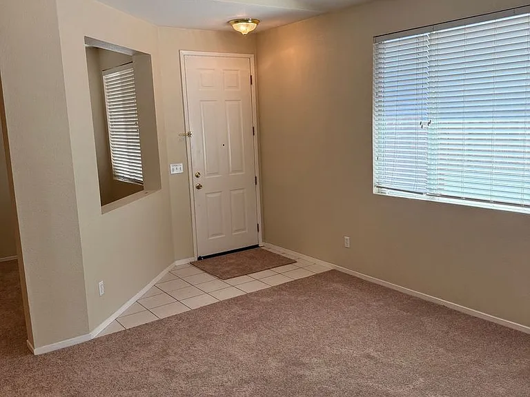 675 Bridgeford Dr — Photo 2
