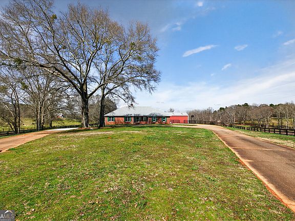 3rd image of 365 Lovell Rd