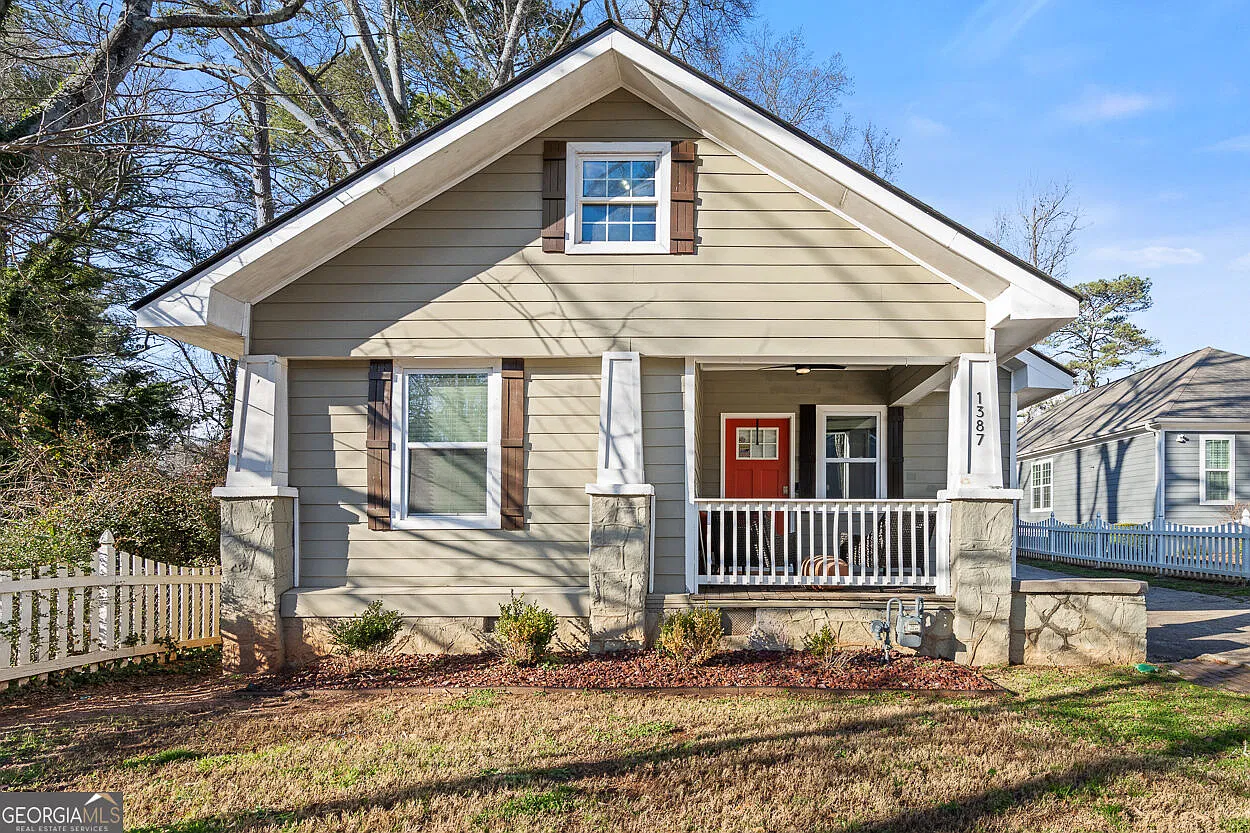 3 bed, 2.0 bath, 1629 sqft, $2,500 — Photo 2