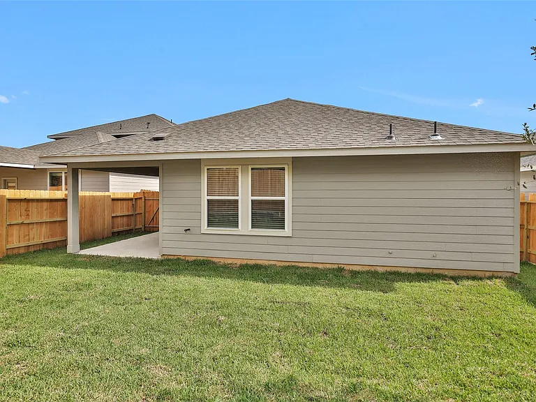 18095 Martin Pines Dr — Photo 30