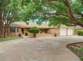 1309 Raleigh St, Slaton, TX 79364