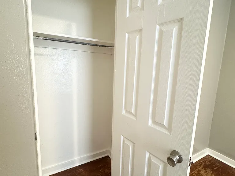 2042 NW 25th St #15 — Photo 19