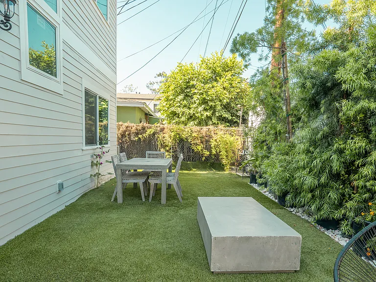 2222 S Budlong Ave #1/2 — Photo 22