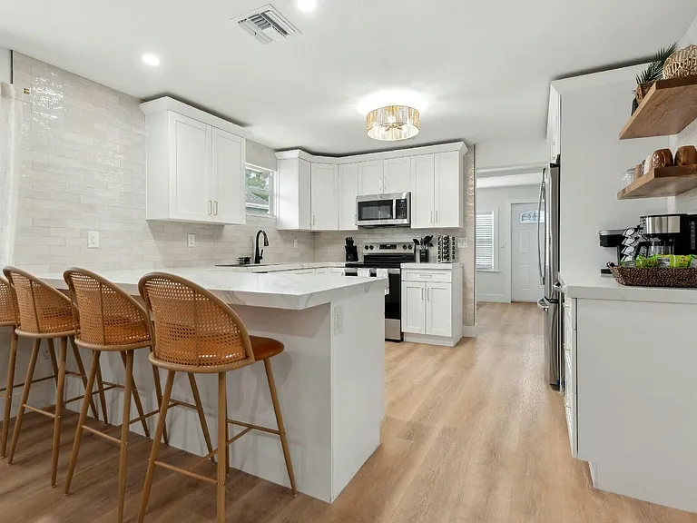 125 NW 3rd Ave — Photo 5