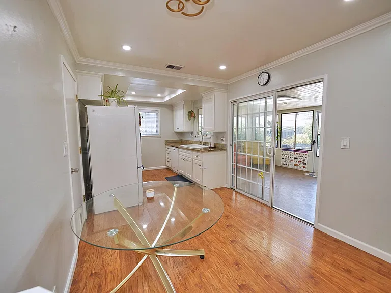 1655 Crater Lake Ave — Photo 11