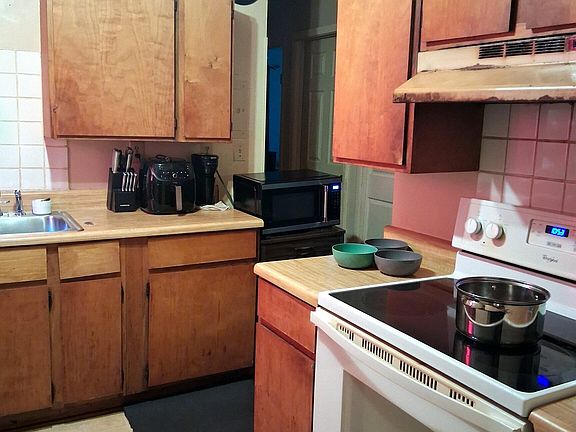 4th image of 1881 Kitchens Rd