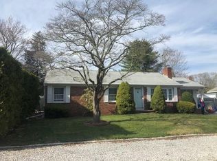 25 Chachapacassett Rd, Barrington, RI 02806