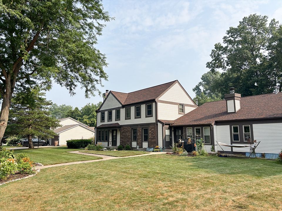 1st image of 7021 Bonaire Dr NE #D