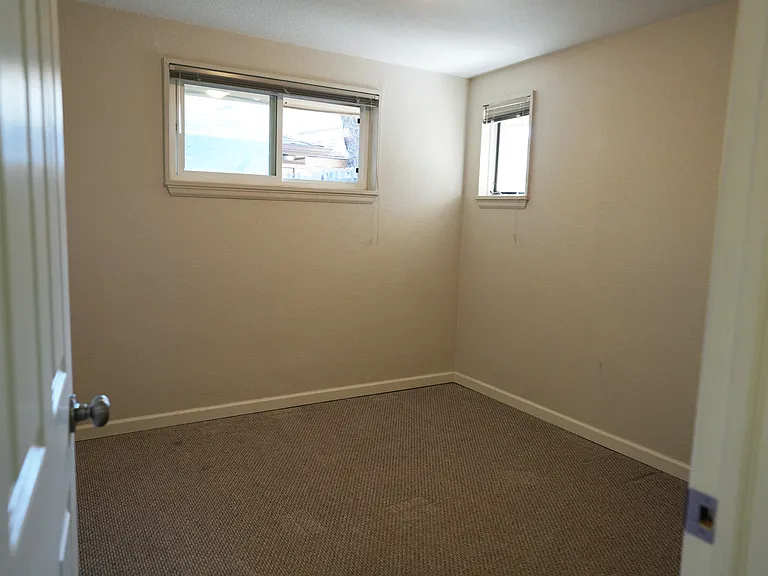 3513 N Columbine St — Photo 9