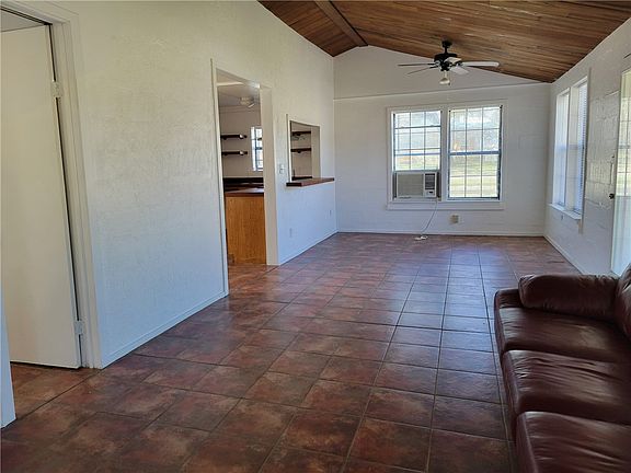 2nd image of 415 8th St