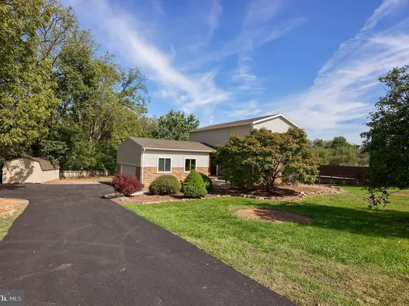 2751 Lewisberry Rd, York, PA 17404