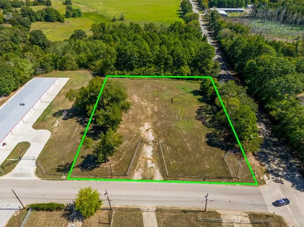 N Cypress St, Gilmer, TX 75644