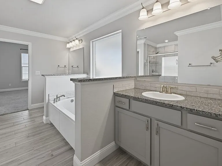 6801 Baron Dr — Photo 37