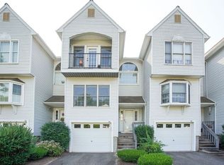 54 Castlegate Dr, Springfield, MA 01129