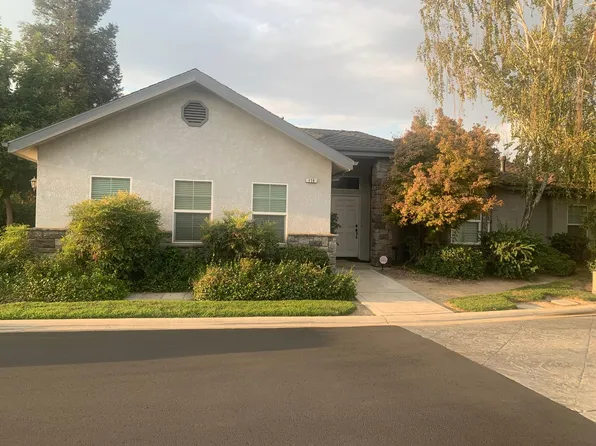 114 W Cambridge Dr, Reedley, CA 93654