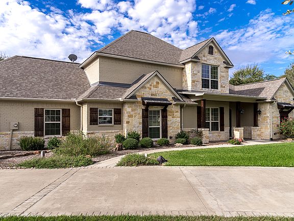 3rd image of 17464 Wild Rose Ct