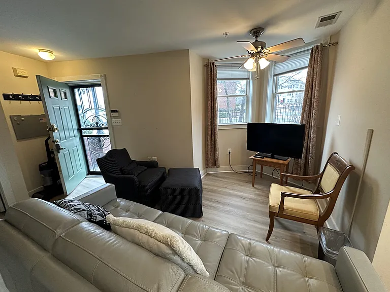 619 I St SE #1/2 — Photo 9