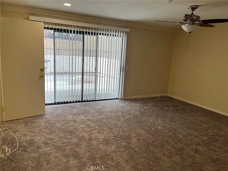 17735 Kinzie St #116 — Photo 11