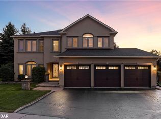 71 Cityview Cir, Barrie, ON L4N 7V1