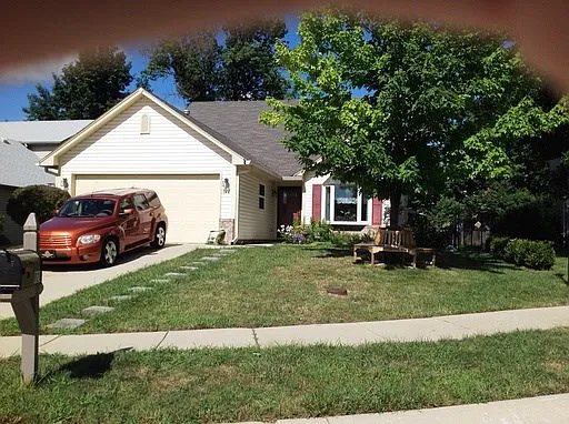 828 Charter Woods Dr photo 1