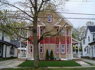 15 Village St, Reading, MA 01867