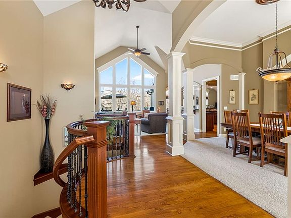 5th image of 6110 Westwood Ct