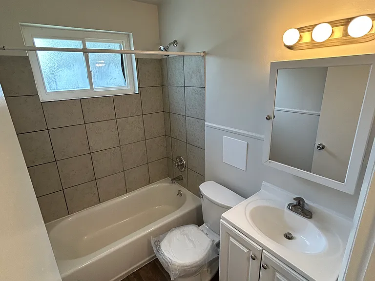 846 Youngs Ln #6 — Photo 8