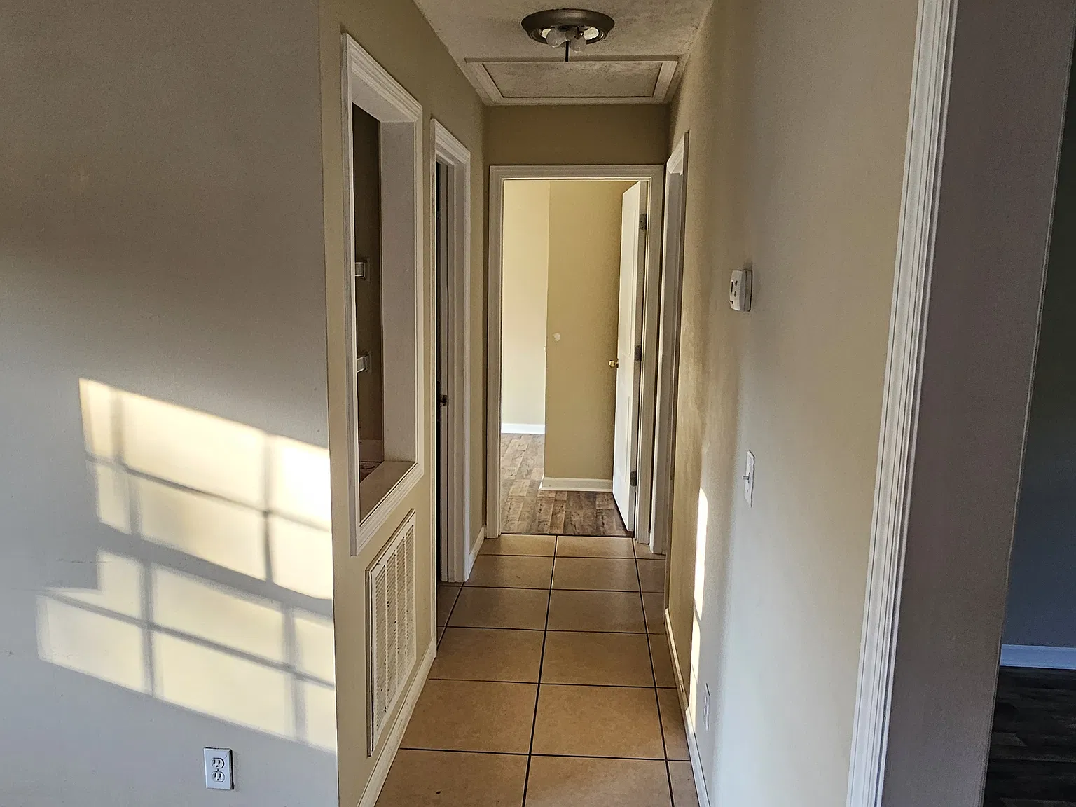86 Dixie court — Photo 2