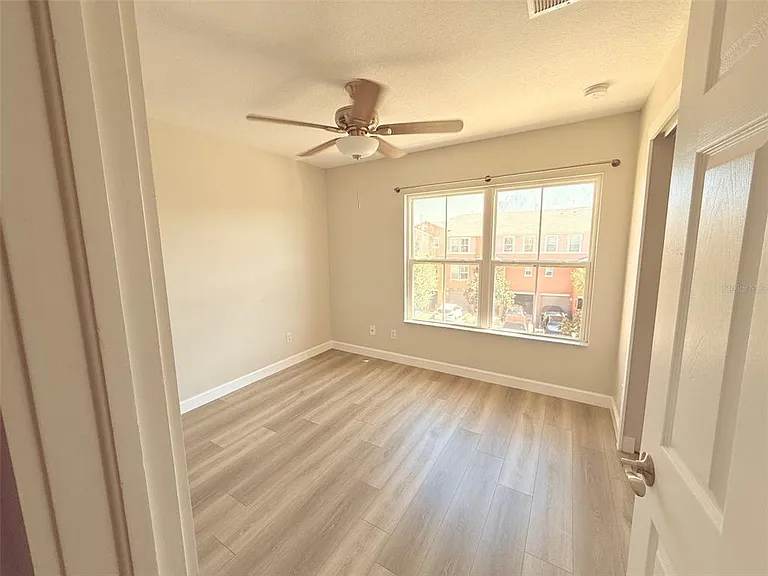7350 Black Walnut Way — Photo 36