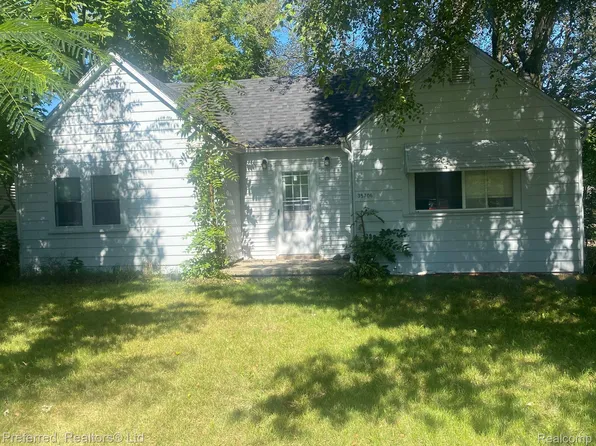 35706 Palmer Rd, Westland, MI 48186