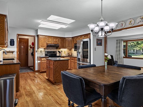 5th image of 6745 SW 28th St