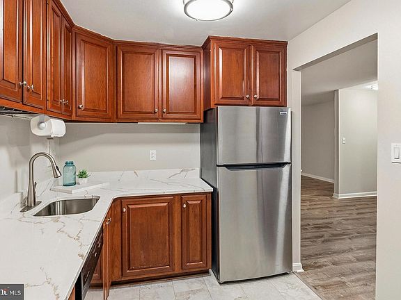 4th image of 6028 Westchester Park Dr #6028-T-1