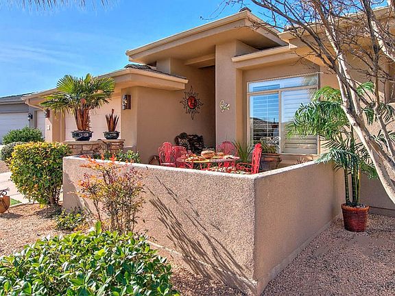 Wonderful courtyard entry