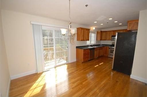 2nd image of 22 Marengo St