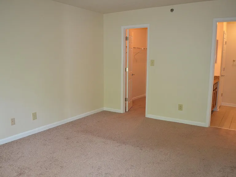 4001 Riverlook Pkwy SE — Photo 10