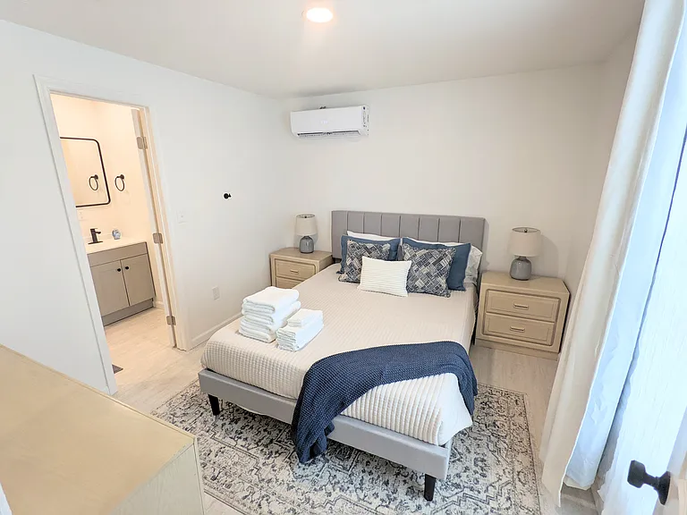 2153 Bougainvillea St #B — Photo 4