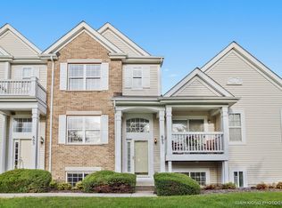 605 Lincoln Station Dr, Oswego, IL 60543