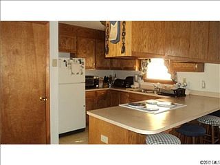 5th image of 18 Henry Ave