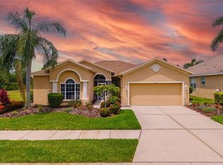 370 Londonderry Dr, Sarasota, FL 34240