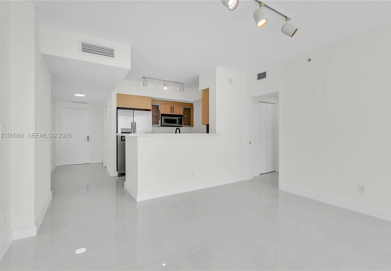 One Miami West Condo — Photo 2