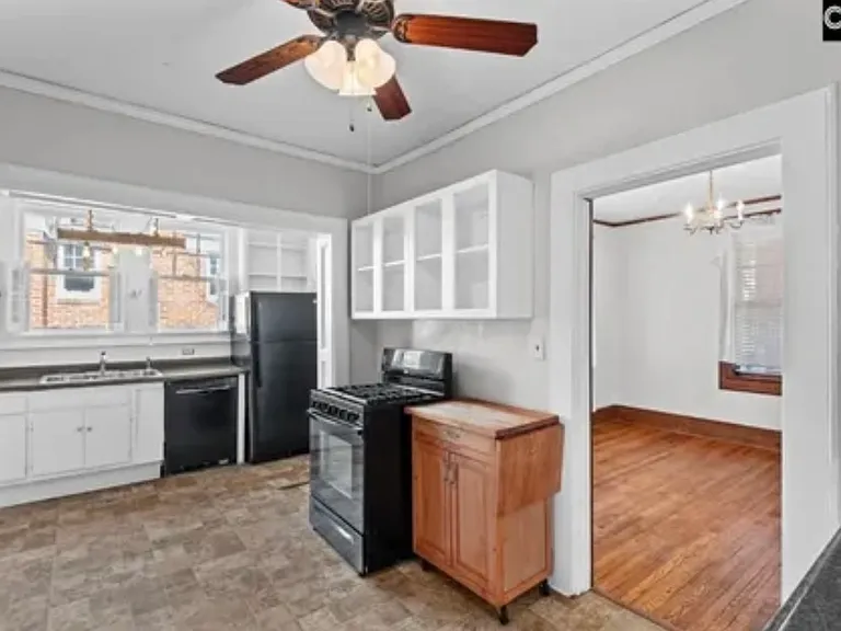 511 S Walker St — Photo 21